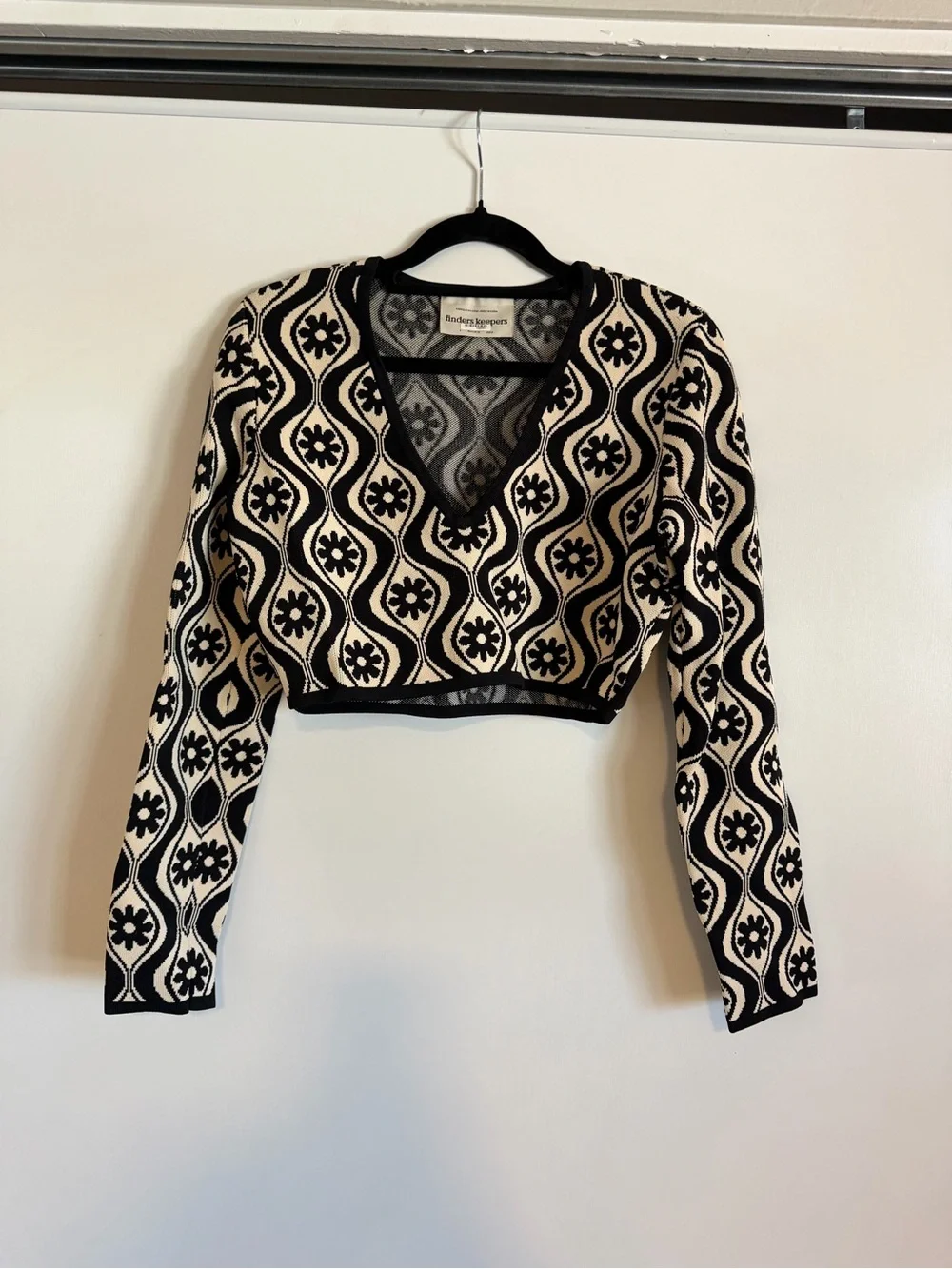 Finders keepers Quinn long sleeve crop - Picture 2 of 4